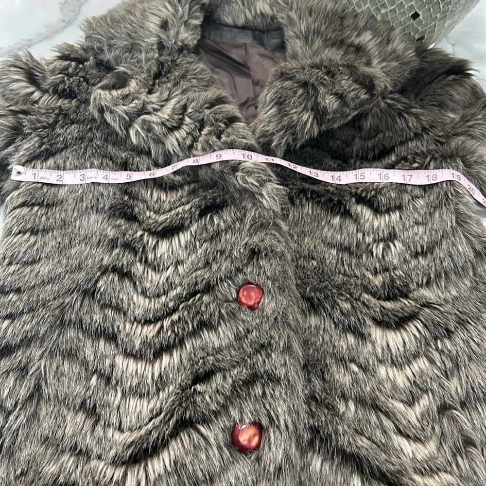 Versailles by Hillmoor Faux Fur Grey Fox. Size M/L - Picture 10 of 12